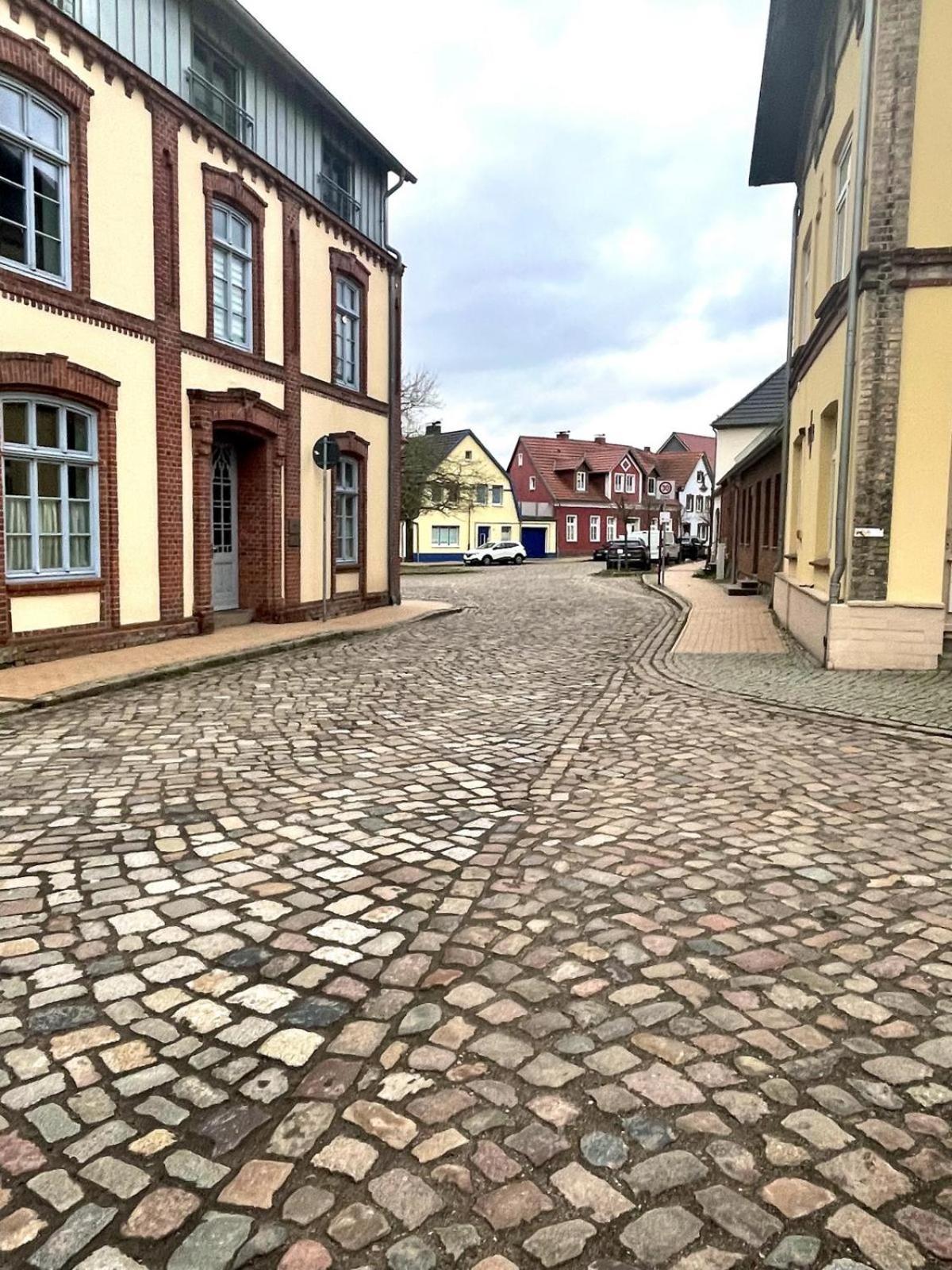 Alleenhuus Warin Exteriör bild